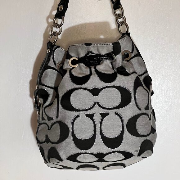 COACH PoPPy - EUC bucket bag patent leather trim and handle - Picture 2 of 5